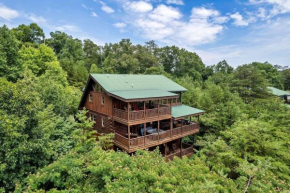 Luxurious 4BR Sleeps 16 GAMEROOM Hot Tub FREE Attraction Tickets